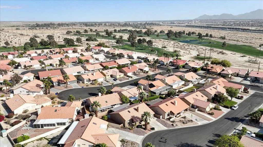 33854 Palm Lake Circle, Thousand Palms, California 92276 home-pic-43